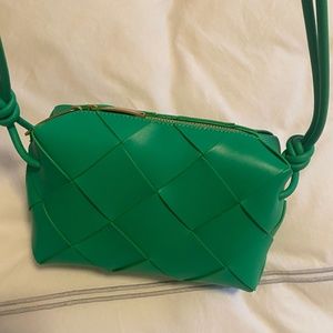 Green crossbody bad